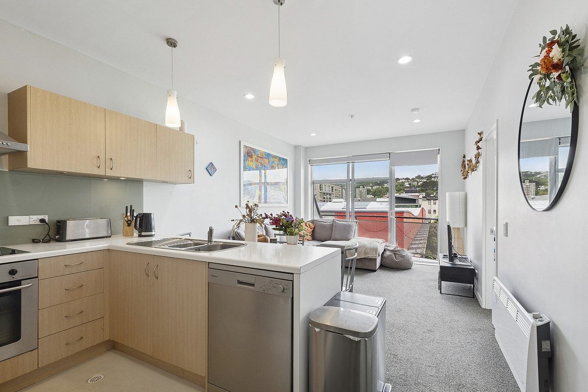 605/115 Vivian Street, Te Aro, Wellington - Carousel 1