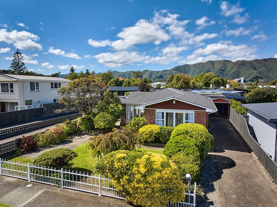 66 Wai-Iti Crescent, Woburn, Lower Hutt - Carousel 1