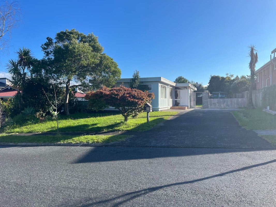 15 Pooley Street, Pakuranga Heights, Auckland - Carousel 2