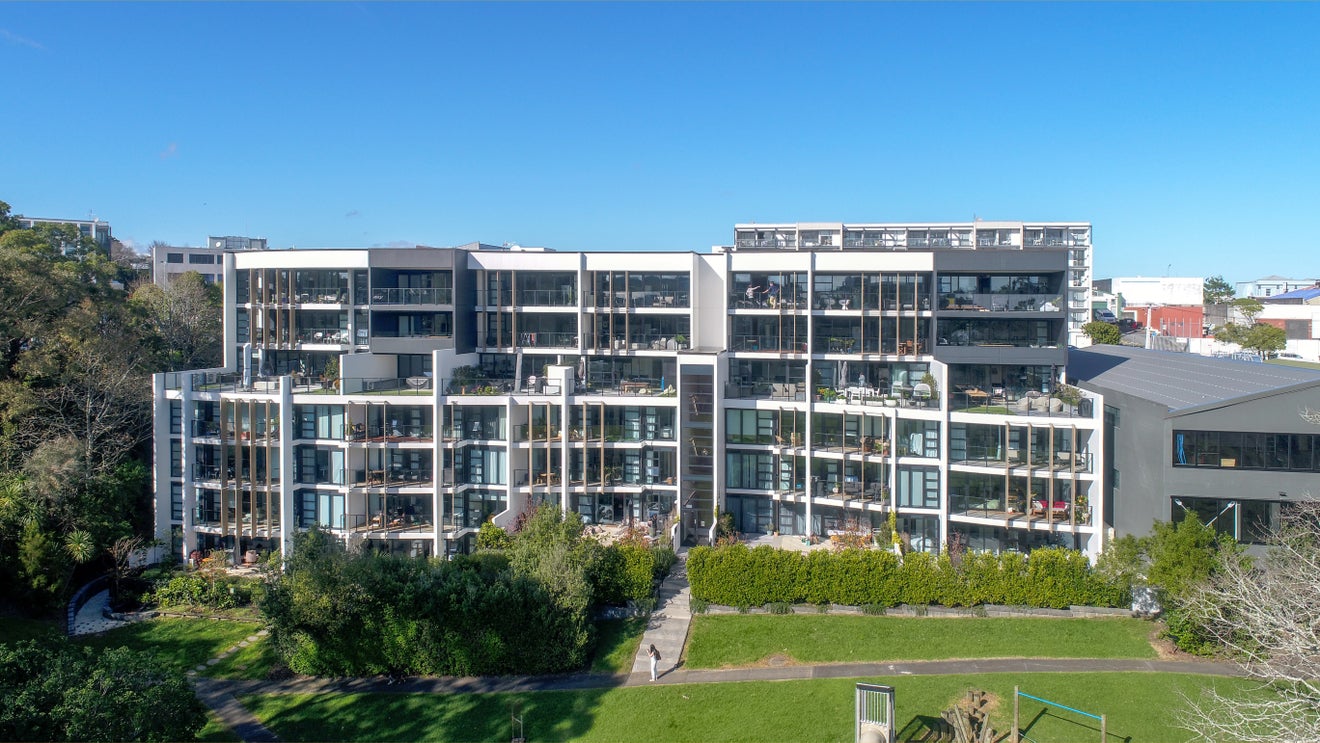 107/8 Kingsland Terrace, Kingsland, Auckland - Carousel 1