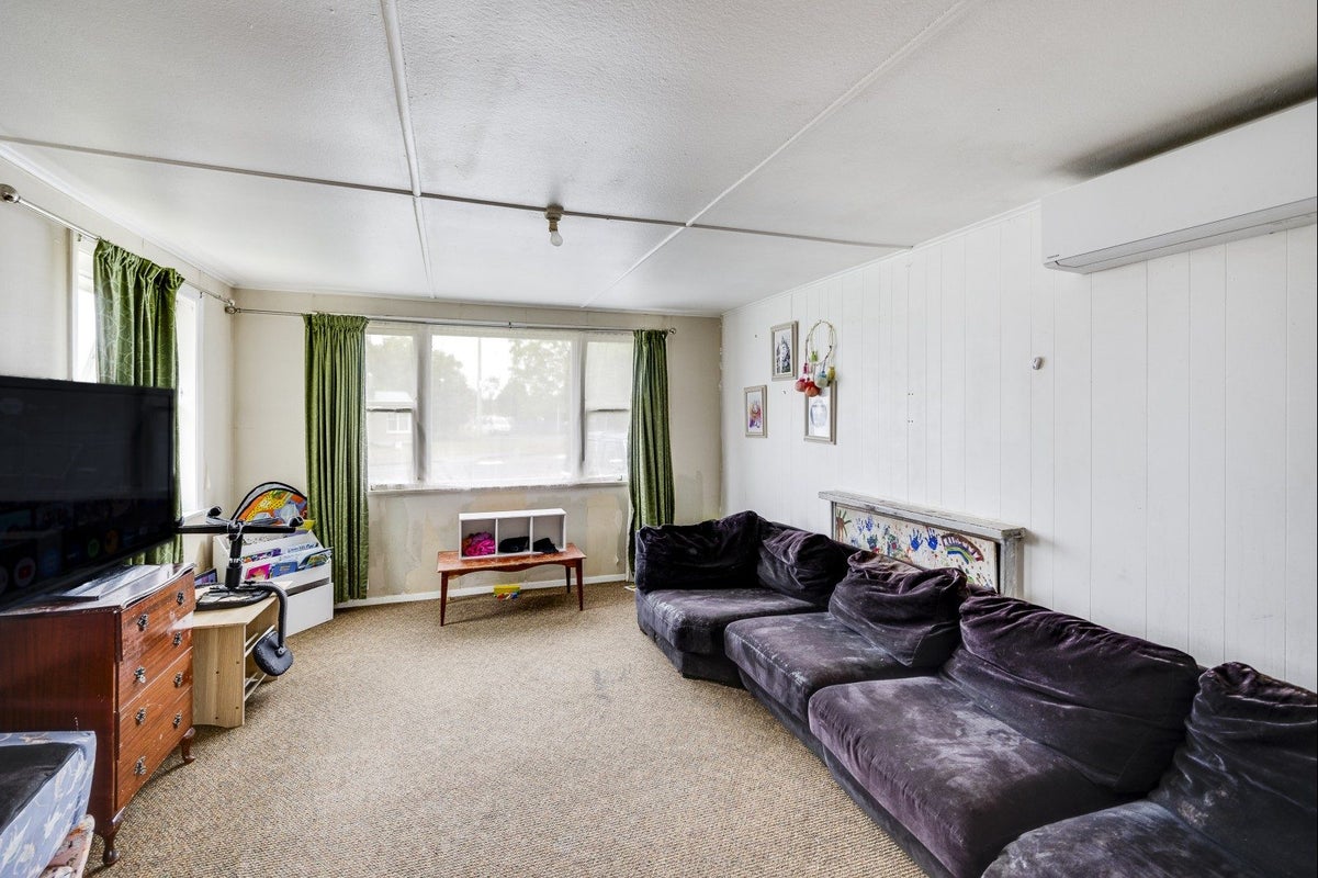 310 Lowe Street, Camberley, Hastings - Carousel 2