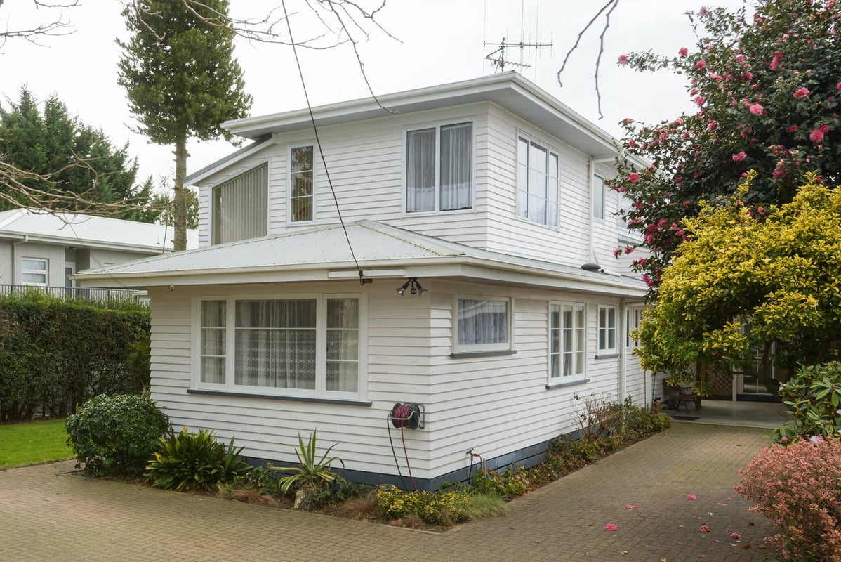 26 Charlemont Street, Whitiora, Hamilton - Carousel 1
