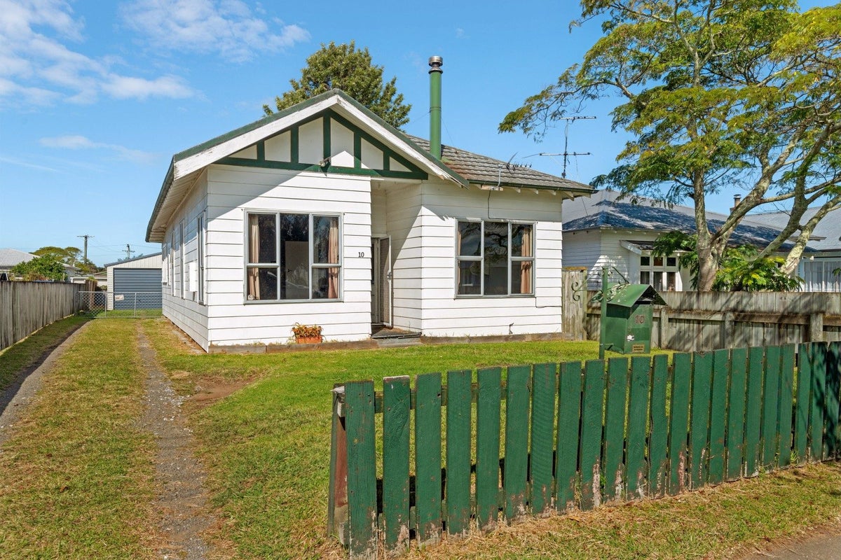 10 Wellington Street, Te Hapara, Gisborne - Carousel 1