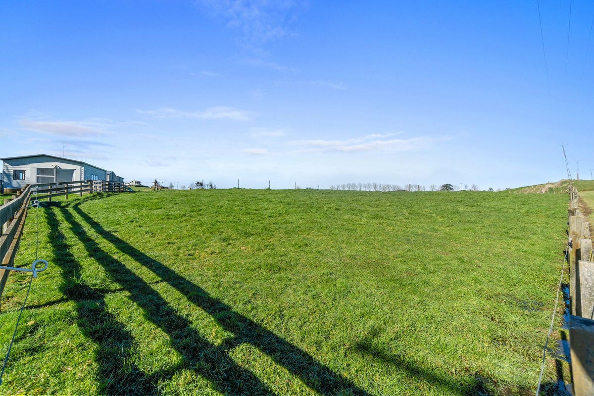 4 Black Road, Whangamarino, Te Kauwhata - Carousel 24