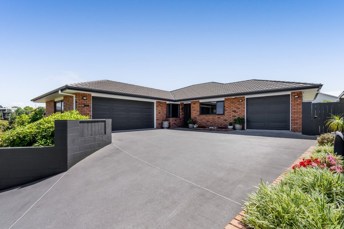 32B Ainslee Street, Highlands Park, New Plymouth - Carousel 1