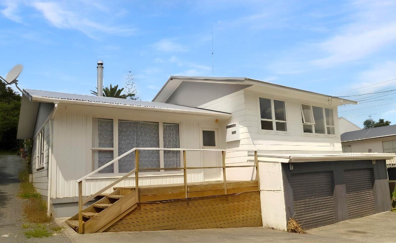 24 Memorial Drive, Parahaki, Whangarei - Carousel 1