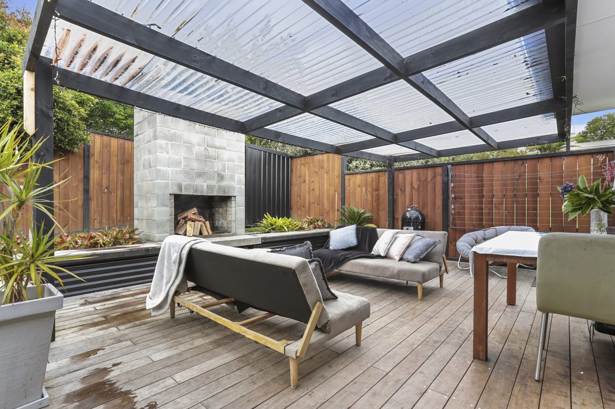 4 Mariana Place, Glen Eden, Auckland - Carousel 1
