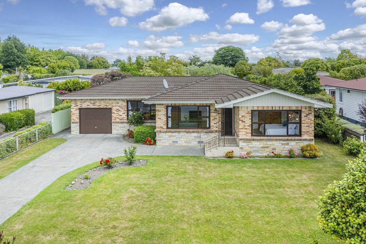 526 Hart Drive, Frimley, Hastings - Carousel 1