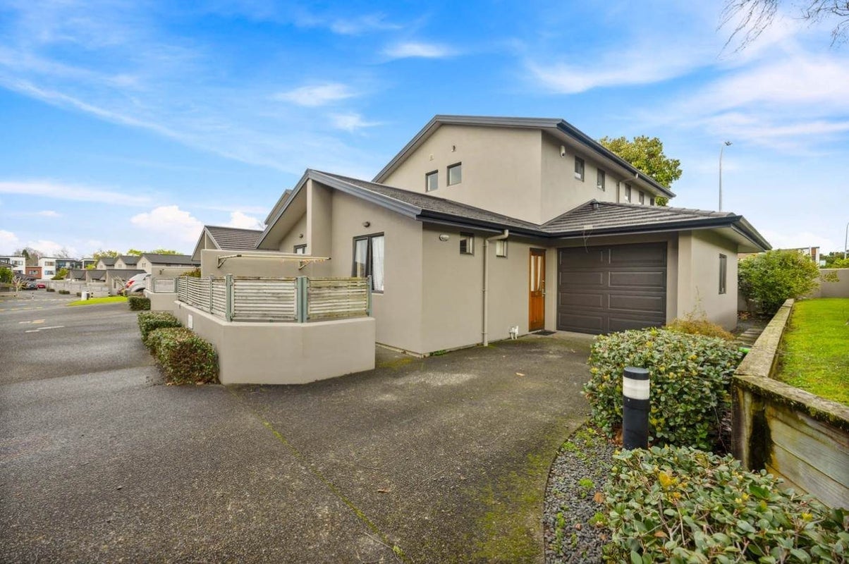 42/8 Landscape Road, Papatoetoe, Auckland - Carousel 1