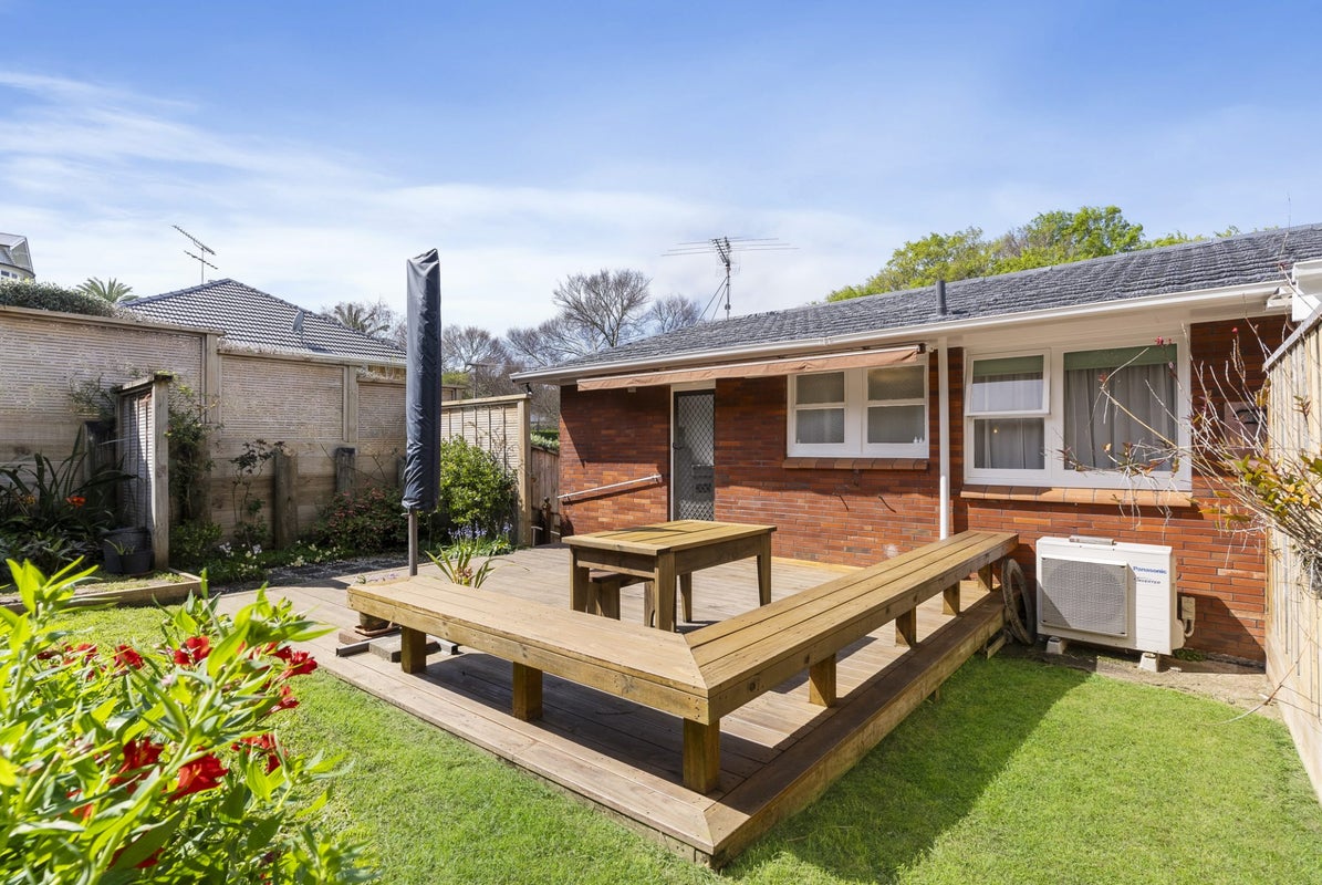 2/44 Normans Hill Road, Onehunga, Auckland - Carousel 1