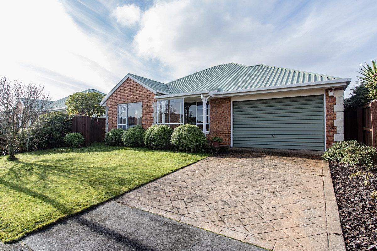 27 Kintyre Drive, Broomfield, Christchurch - Carousel 12