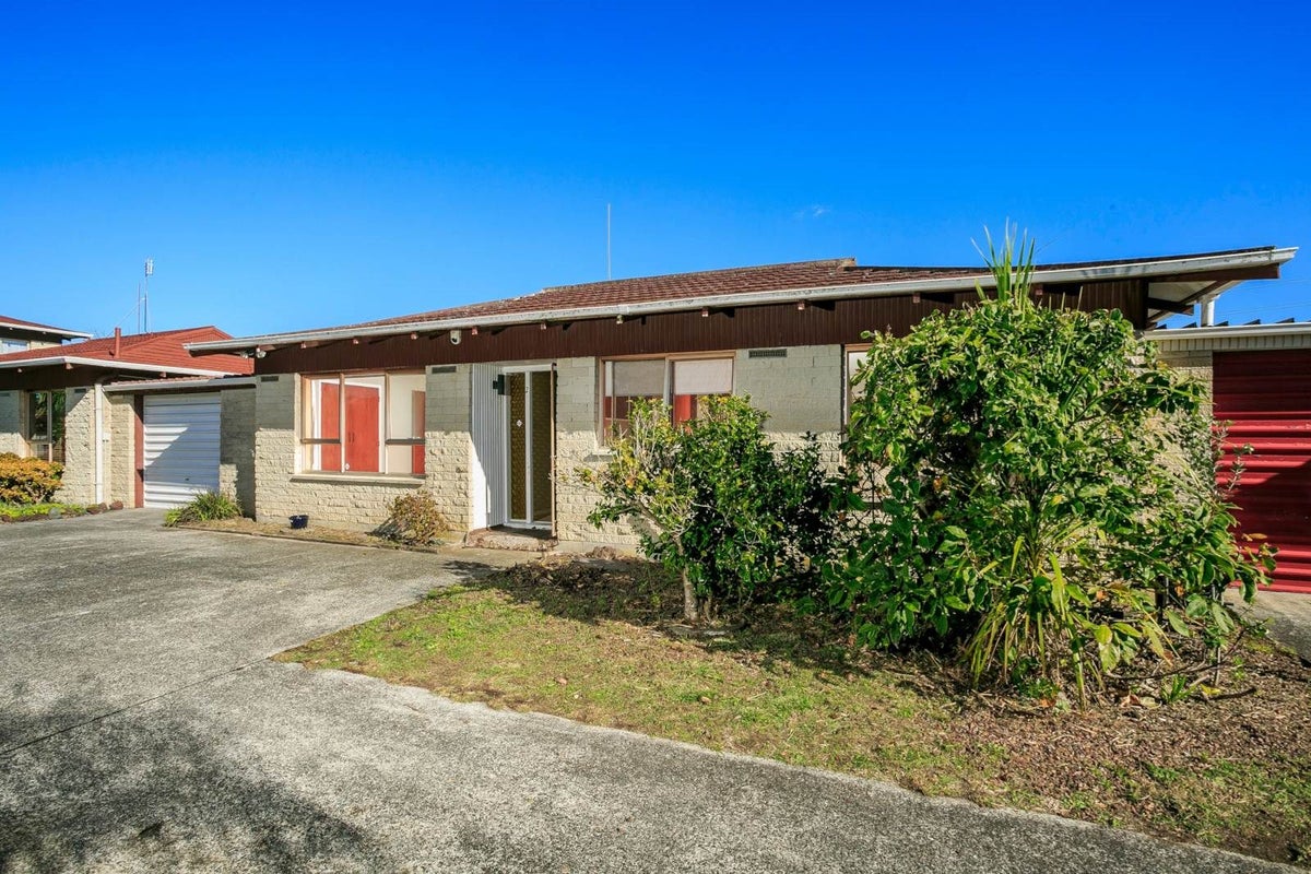 2/86 Eversleigh Road, Belmont, Auckland - Carousel 2