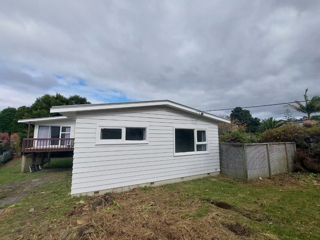 8 Wyoming Avenue, Murrays Bay, Auckland - Carousel 10