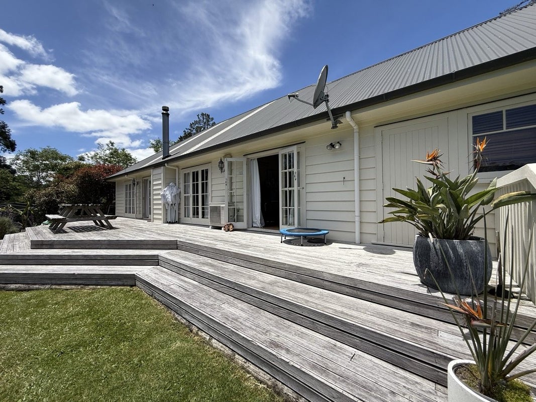 57 Candia Road, Henderson Valley, Auckland - Carousel 2