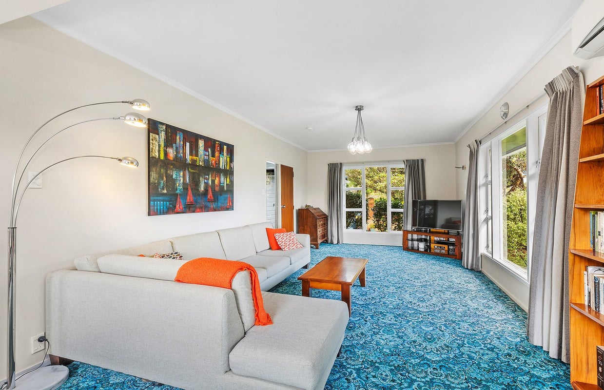 27 St Albans Avenue, Karori, Wellington - Carousel 2