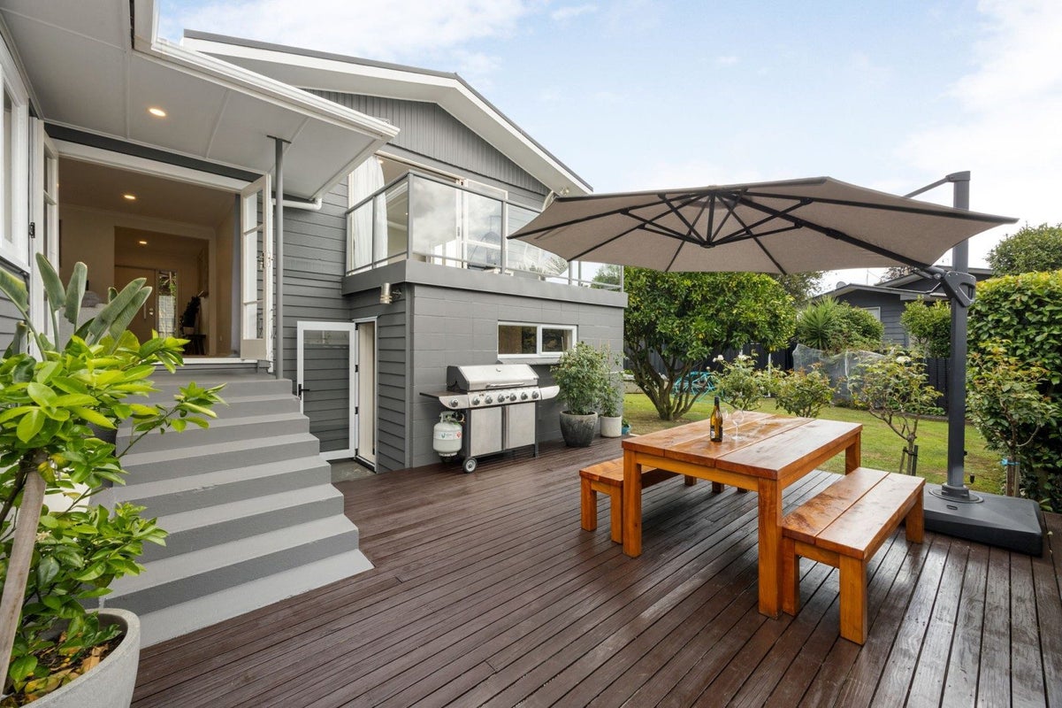 11 Westney Place, Forest Lake, Hamilton - Carousel 1