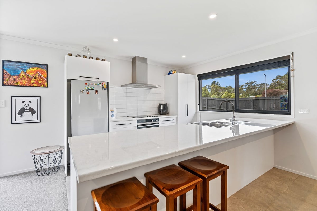 42 Tamure Place, Ruakaka - Carousel 2
