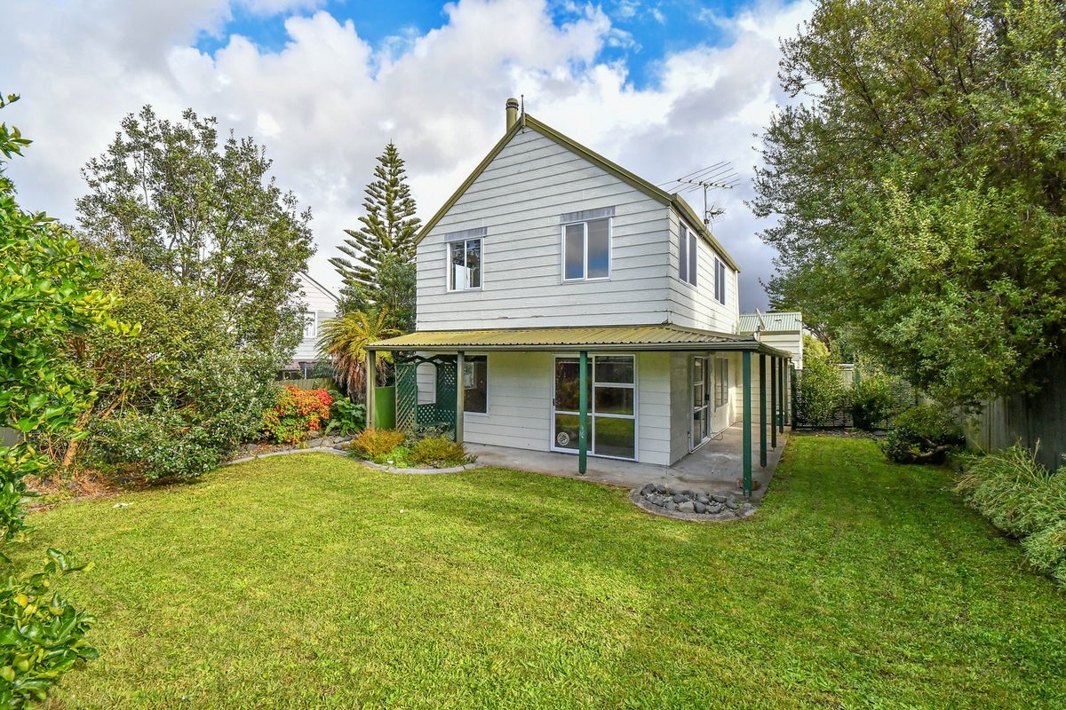 2/56 Youngs Road, Papakura, Auckland - Carousel 1