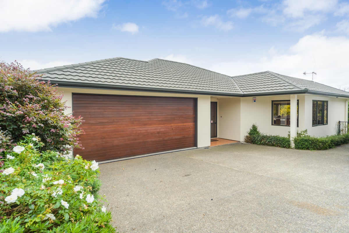 15 Greenwood Place, Fitzherbert, Palmerston North - Carousel 2