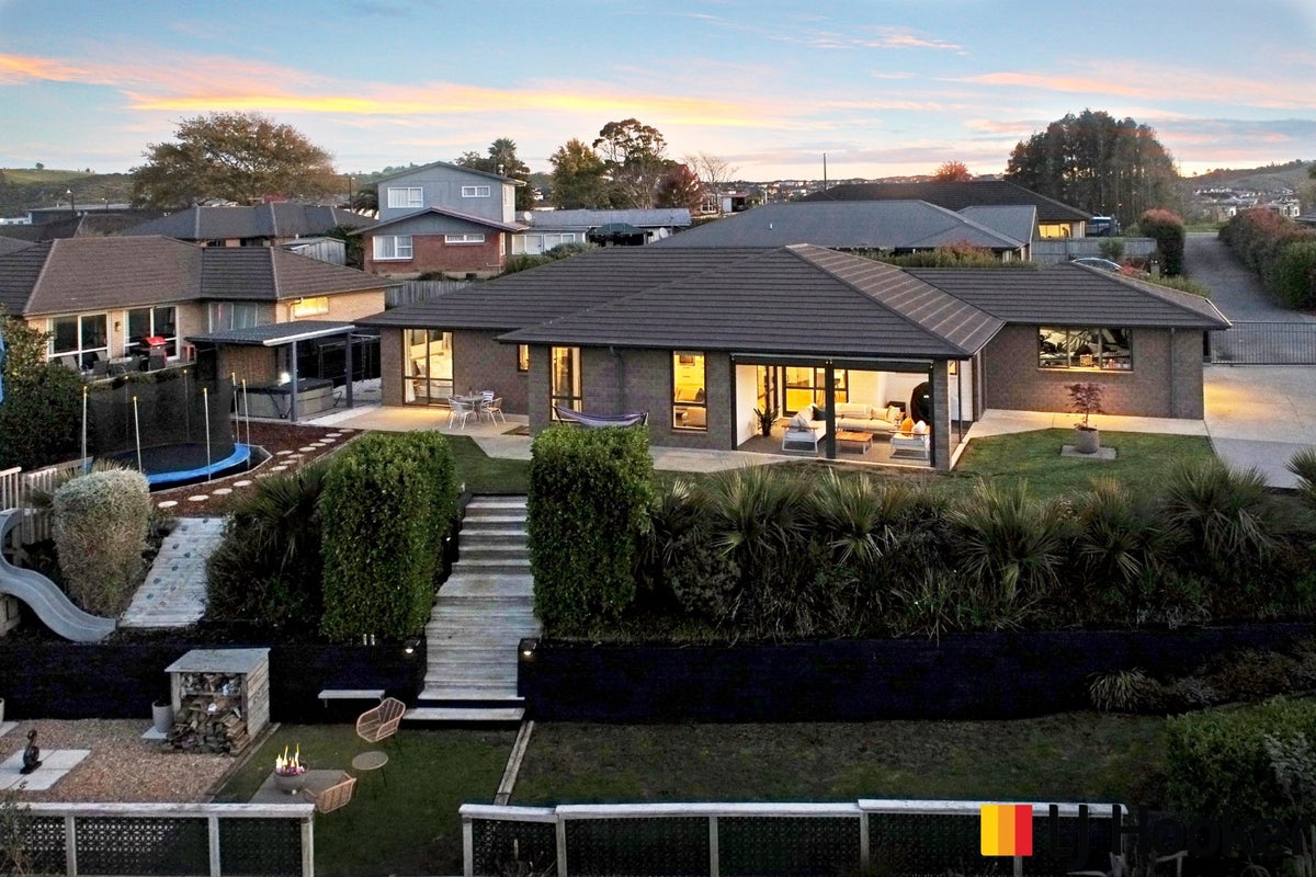 26 Helenslee Road, Pokeno - Carousel 1