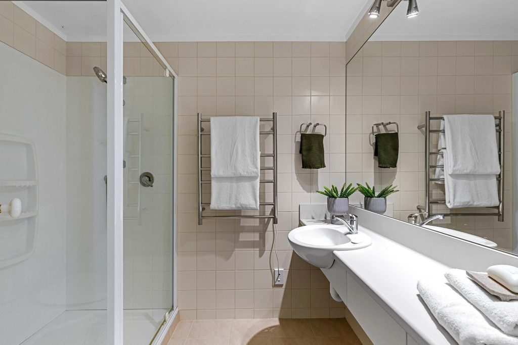 60 Peter Terrace, Castor Bay, Auckland - Carousel 4