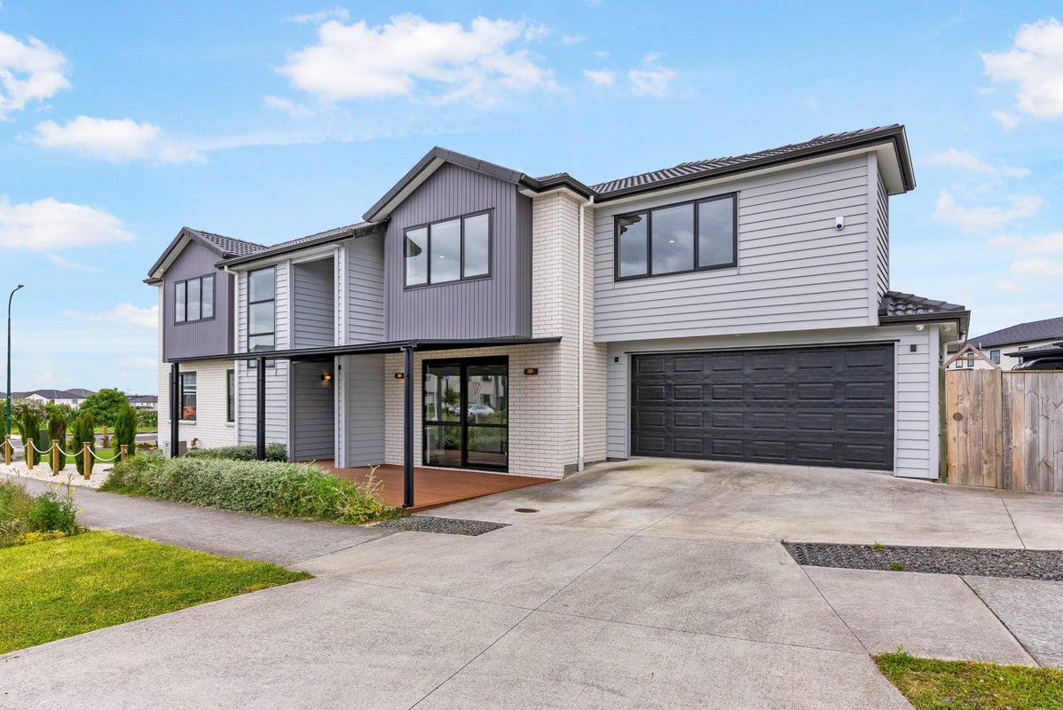 71 Castlebane Drive, Flat Bush, Auckland - Carousel 1