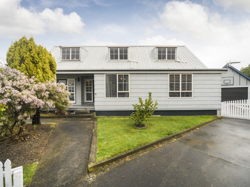 27 Wills Crescent, Ashhurst, Ashhurst - Carousel 1