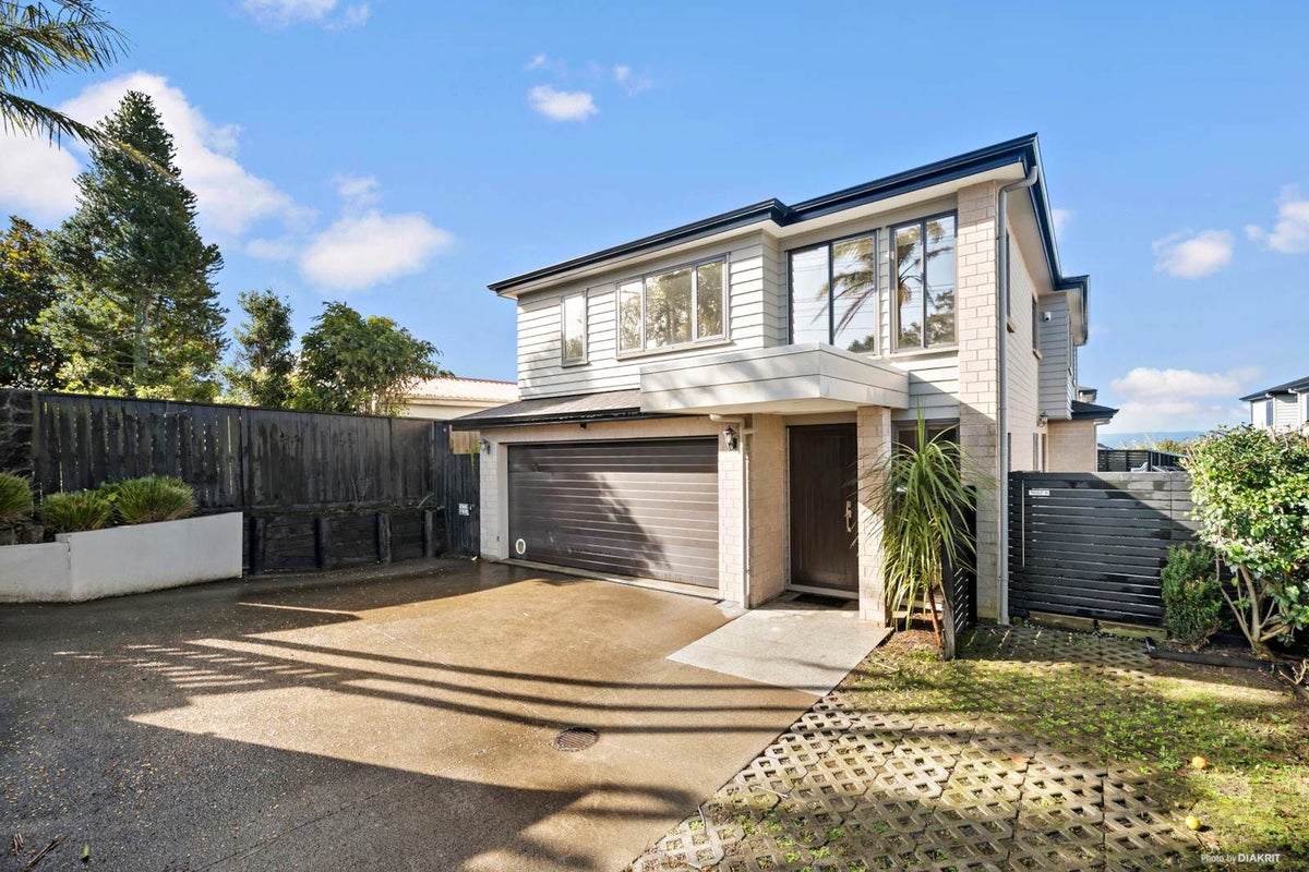 791A East Coast Road, Northcross, Auckland - Carousel 1