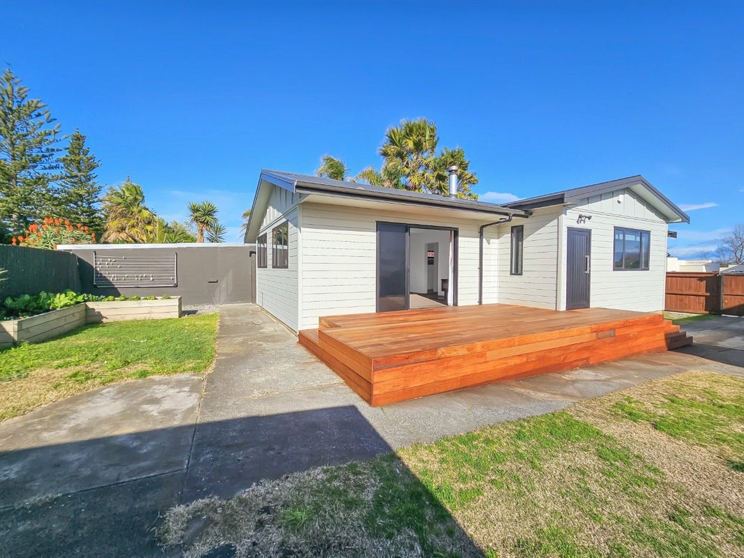 88 Te Awa Avenue, Te Awa, Napier - Carousel 1