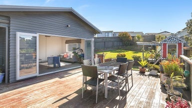 14 Kahutea Terrace, Titahi Bay, Porirua - Carousel 1
