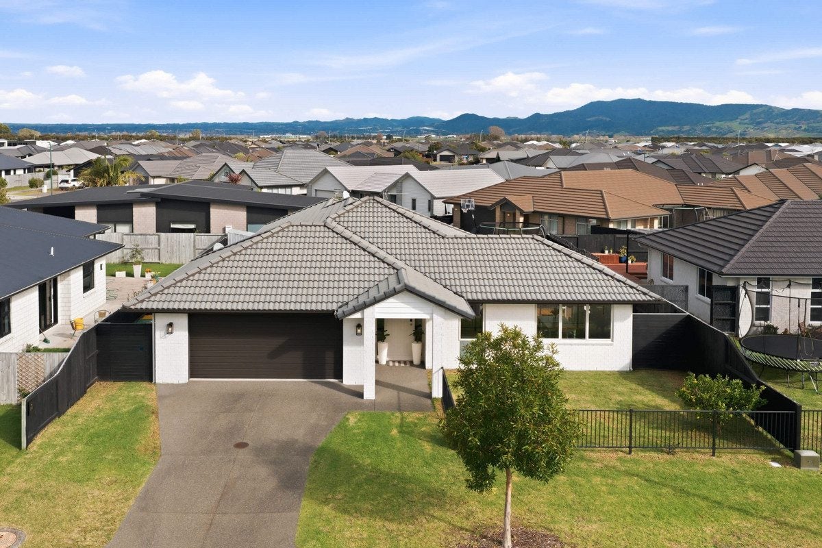 26 Te Kio Crescent, Papamoa Beach, Papamoa - Carousel 1