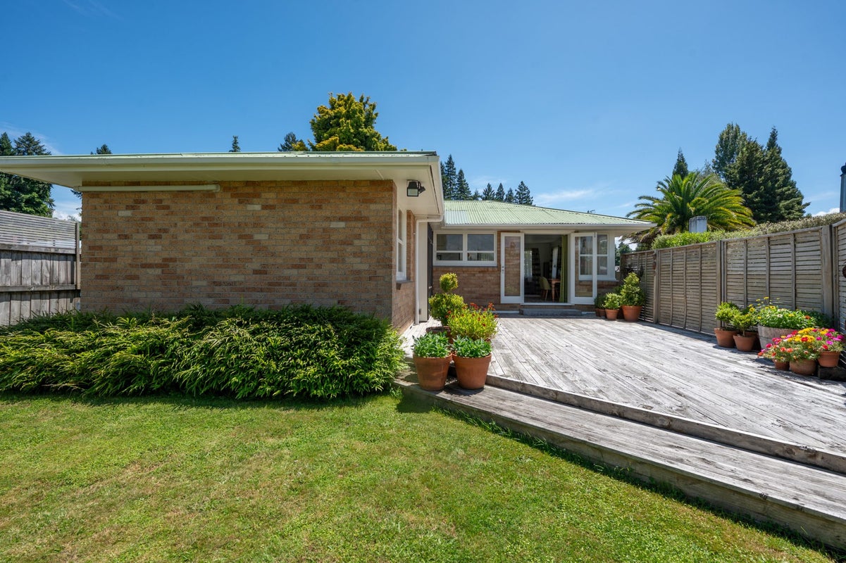 16 La Trobe Place, Utuhina, Rotorua - Carousel 1