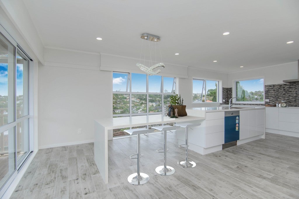 12 Phillipa Place, Browns Bay, Auckland - Carousel 2