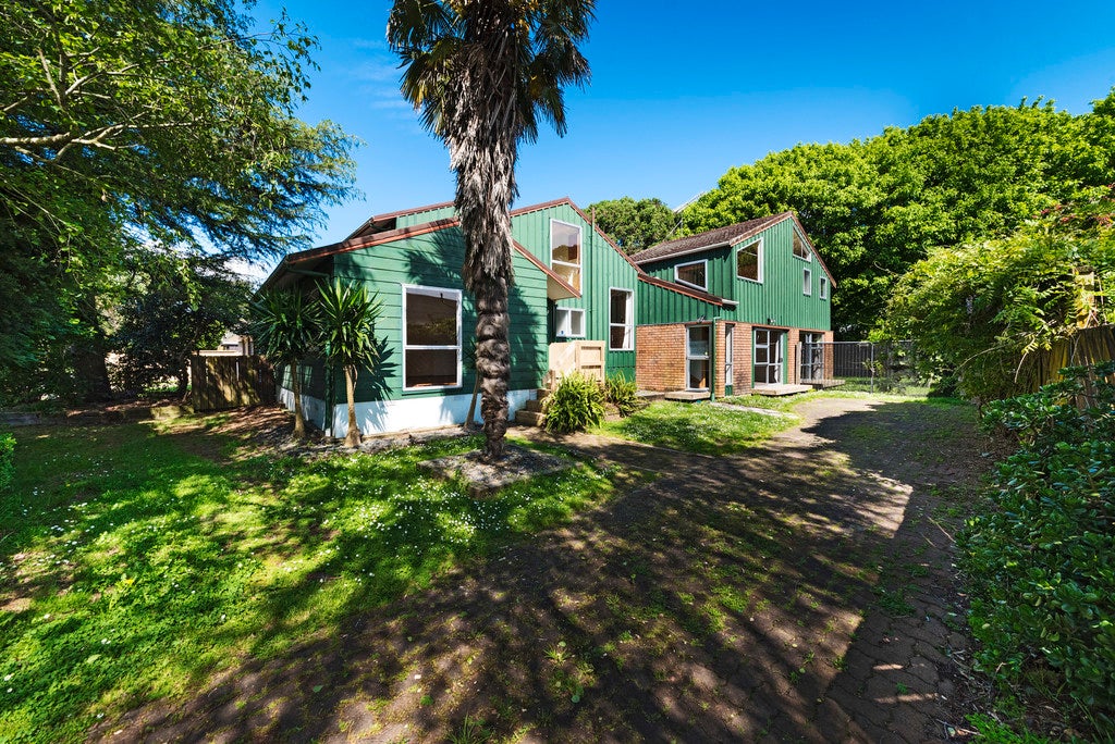 6 Gloaming Place, Conifer Grove, Takanini - Carousel 1