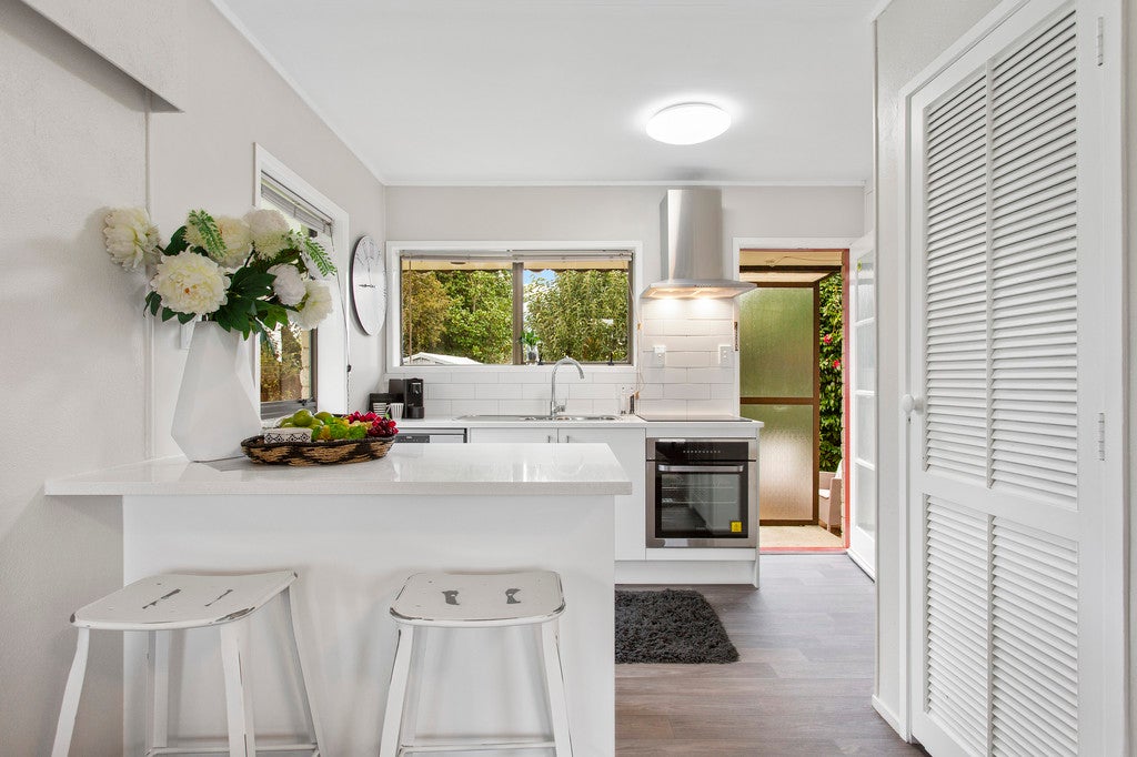 2/8 Glencourt Place, Glenfield, Auckland - Carousel 2