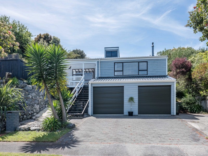 42 Weggery Drive, Waikanae Beach, Waikanae - Carousel 1