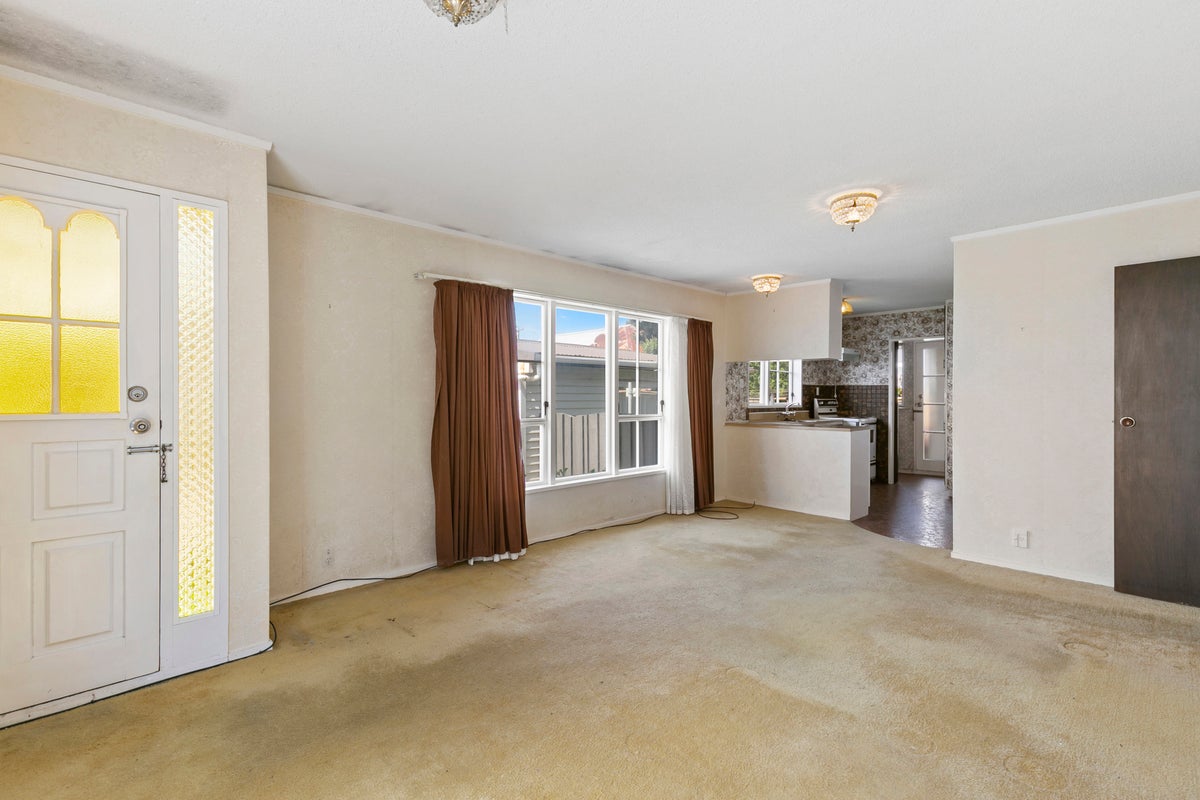 3/200 Onepu Road, Lyall Bay, Wellington - Carousel 2