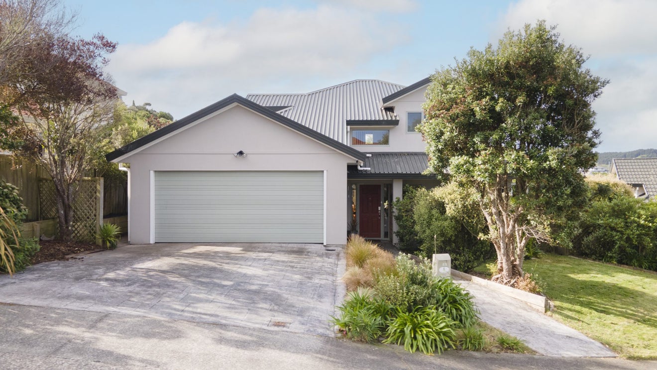 5 Radstock Grove, Churton Park, Wellington - Carousel 1