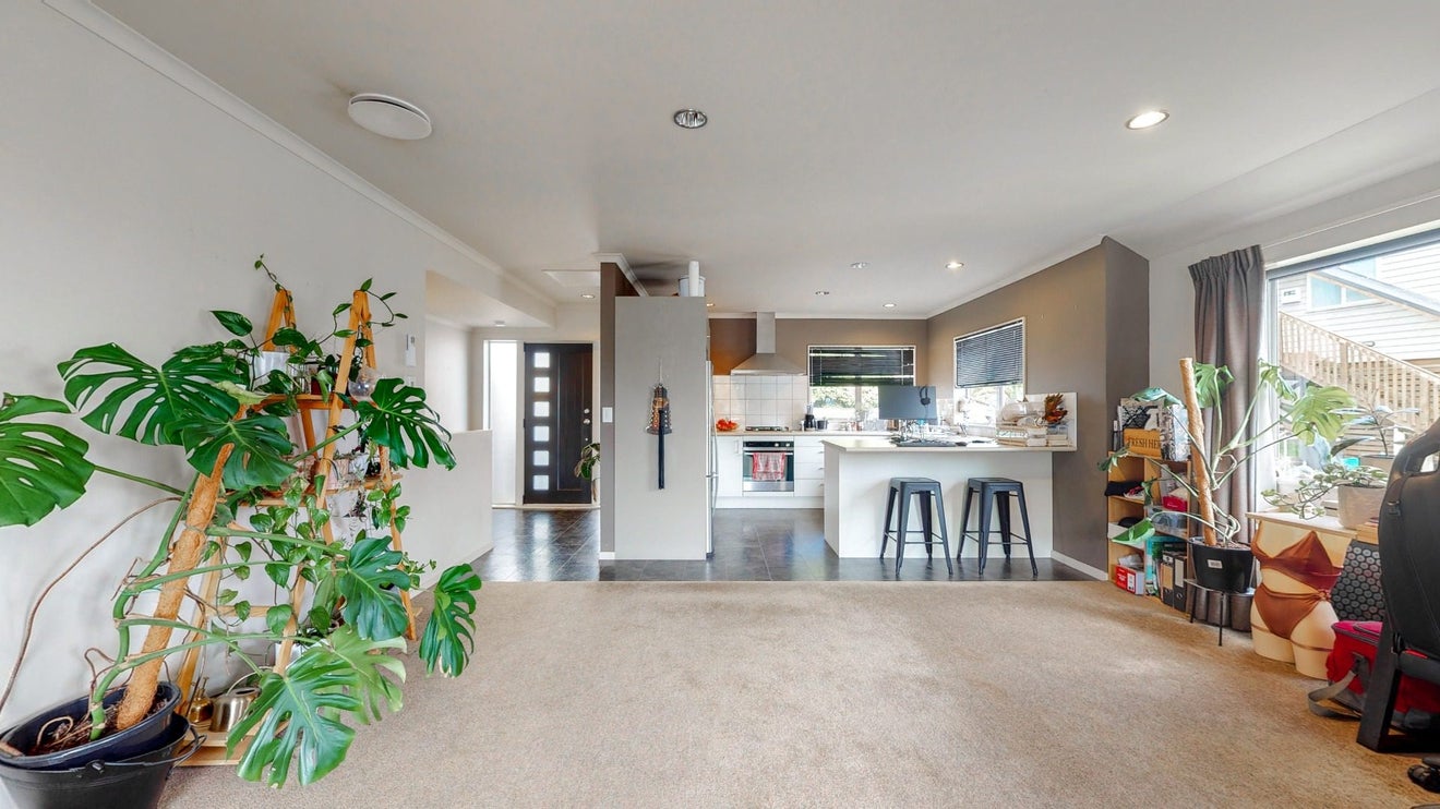 57 Glanmire Road, Newlands, Wellington - Carousel 1