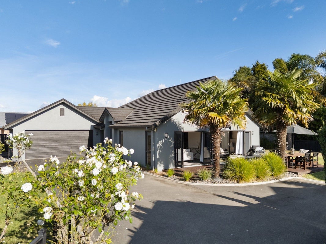 9 Bayswater Court, Huntington, Hamilton - Carousel 2