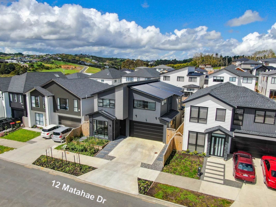12 Matahae DR, Flat Bush, Auckland - Carousel 2