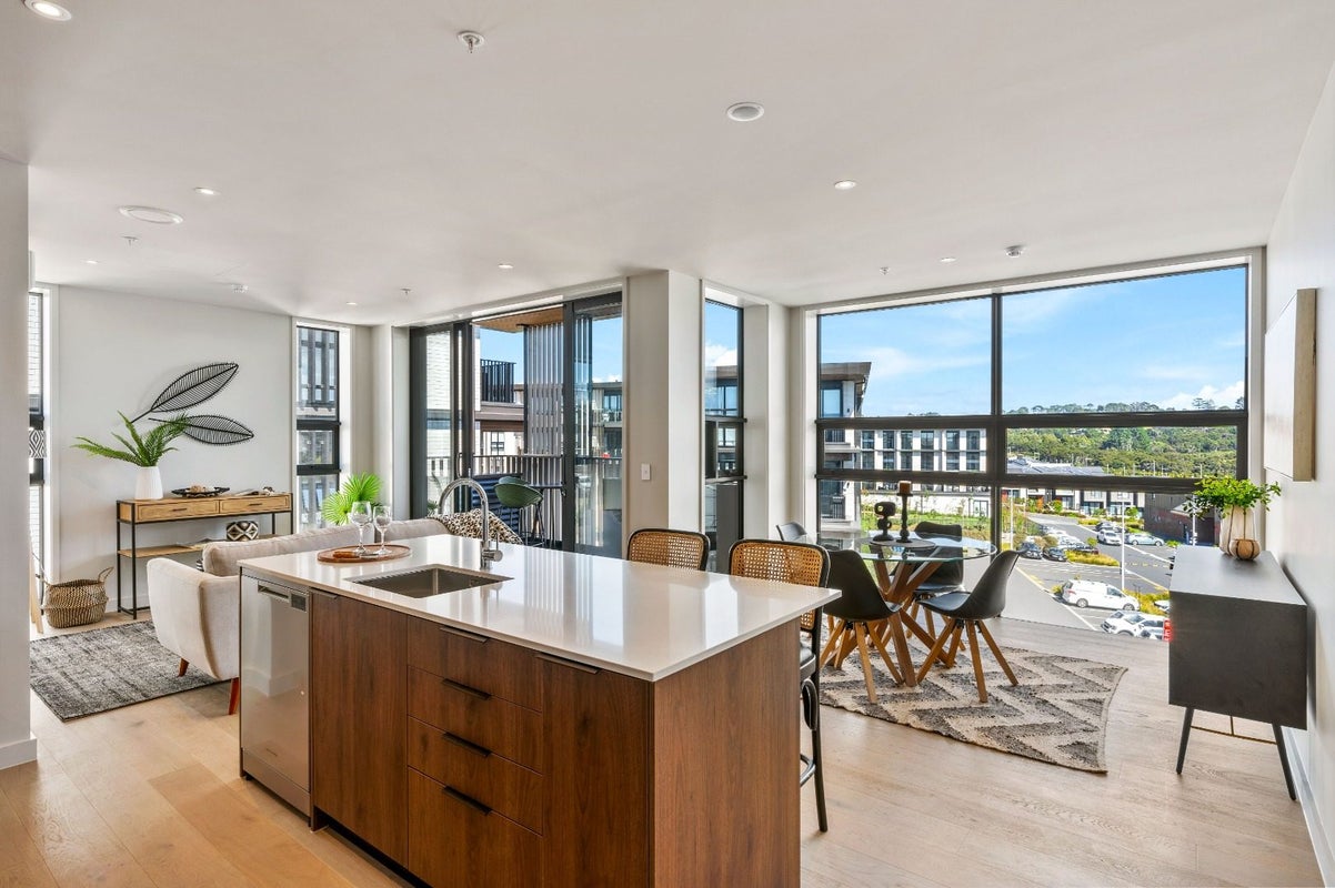 303/84C Te Oneroa Way, Long Bay, Auckland - Carousel 2