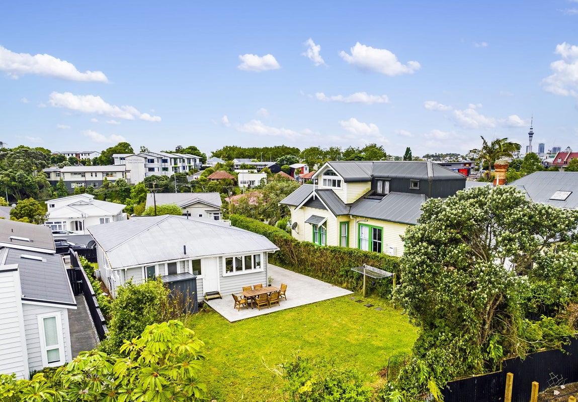 24 Tuarangi Road, Grey Lynn, Auckland - Carousel 1