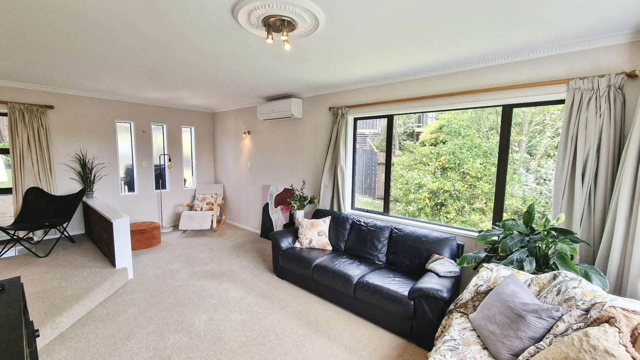 6 Exeter Street, Glenview, Hamilton, Waikato - Carousel 2