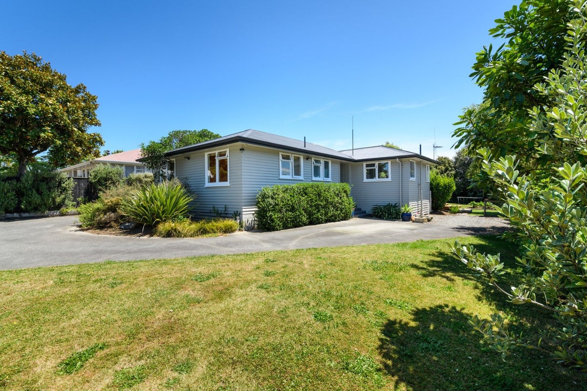 5 Antrim Place, Hokowhitu, Palmerston North - Carousel 2
