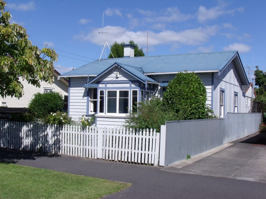 84A Cook Street, Hamilton East, Hamilton - Carousel 1
