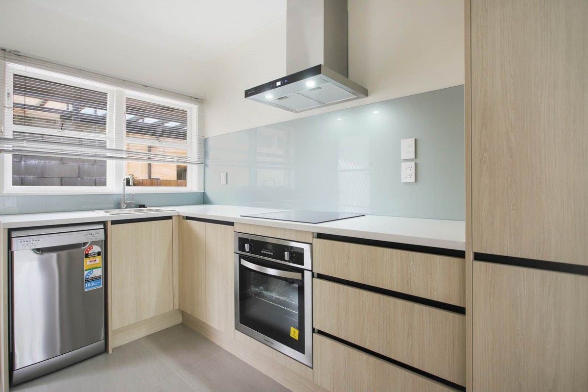2/26 View Road, Mount Eden, Auckland - Carousel 1