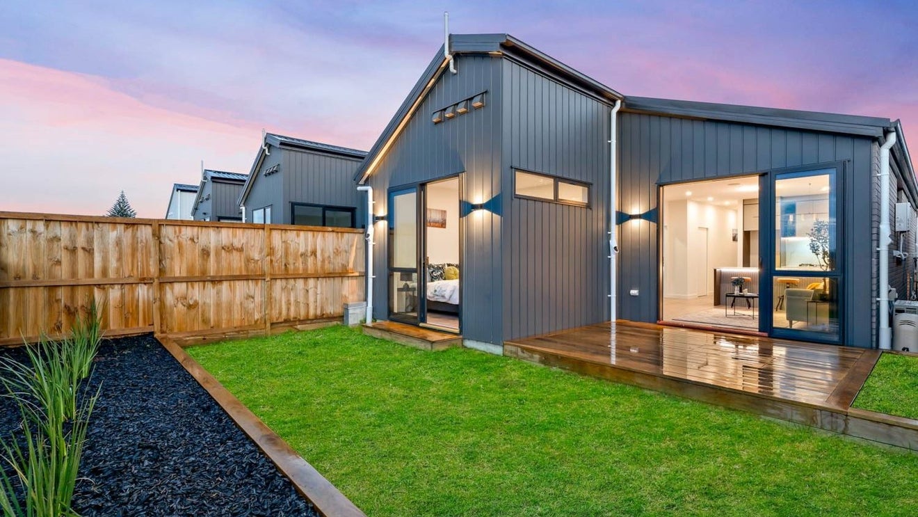 74 Puwha Street, Massey, Auckland - Carousel 1