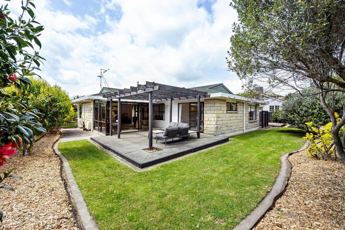 28 McMeekan Avenue, Chartwell, Hamilton - Carousel 1