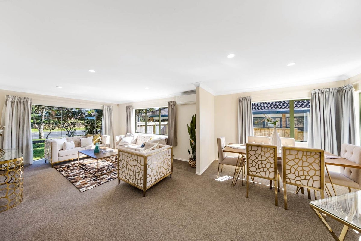 17 Summerland Drive, Henderson, Waitakere City, Auckland - Carousel 2